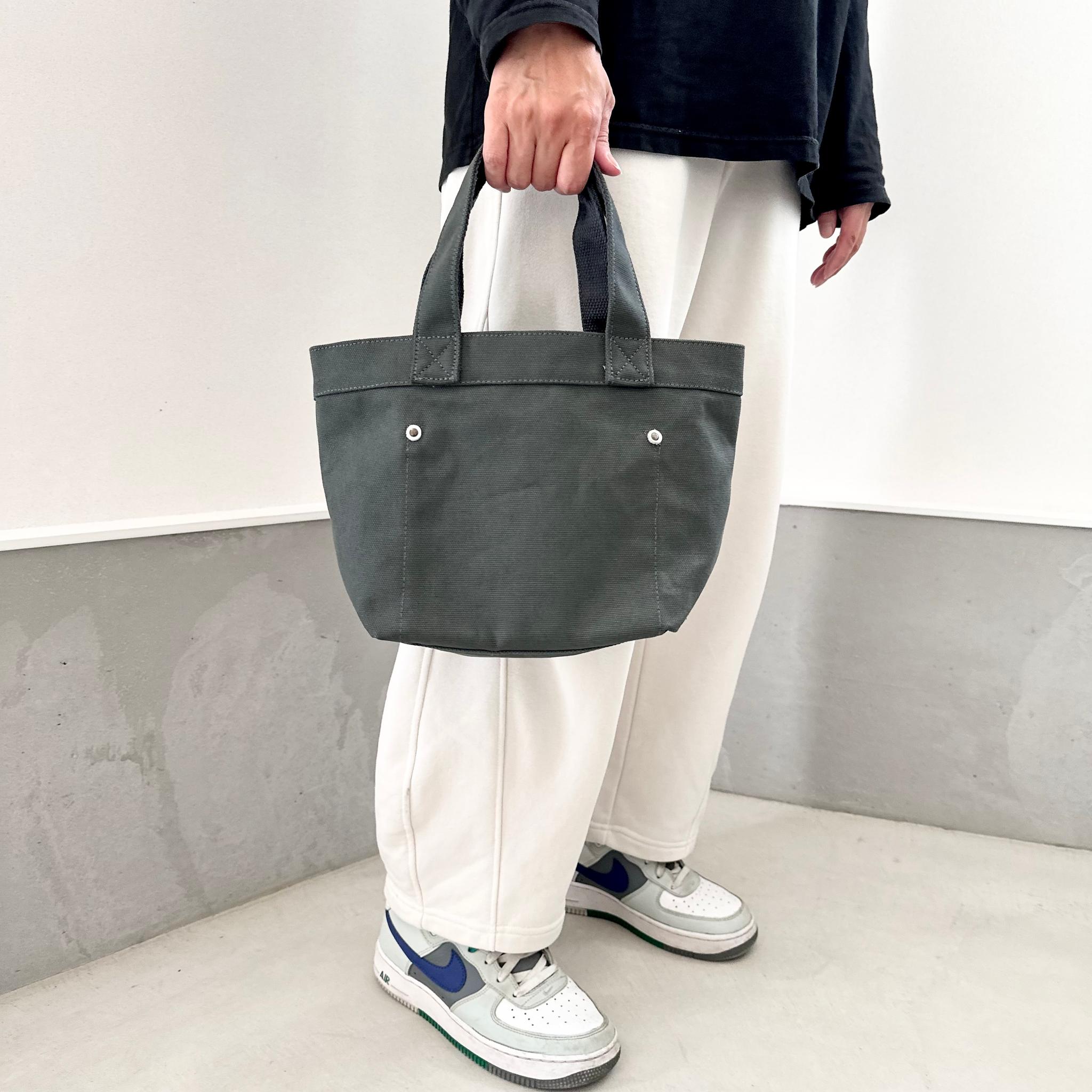 『2025新作』レザーパッチ付 ヘビーキャンバス トートバッグ　S-size【グレイッシュカーキ】1枚目の画像
