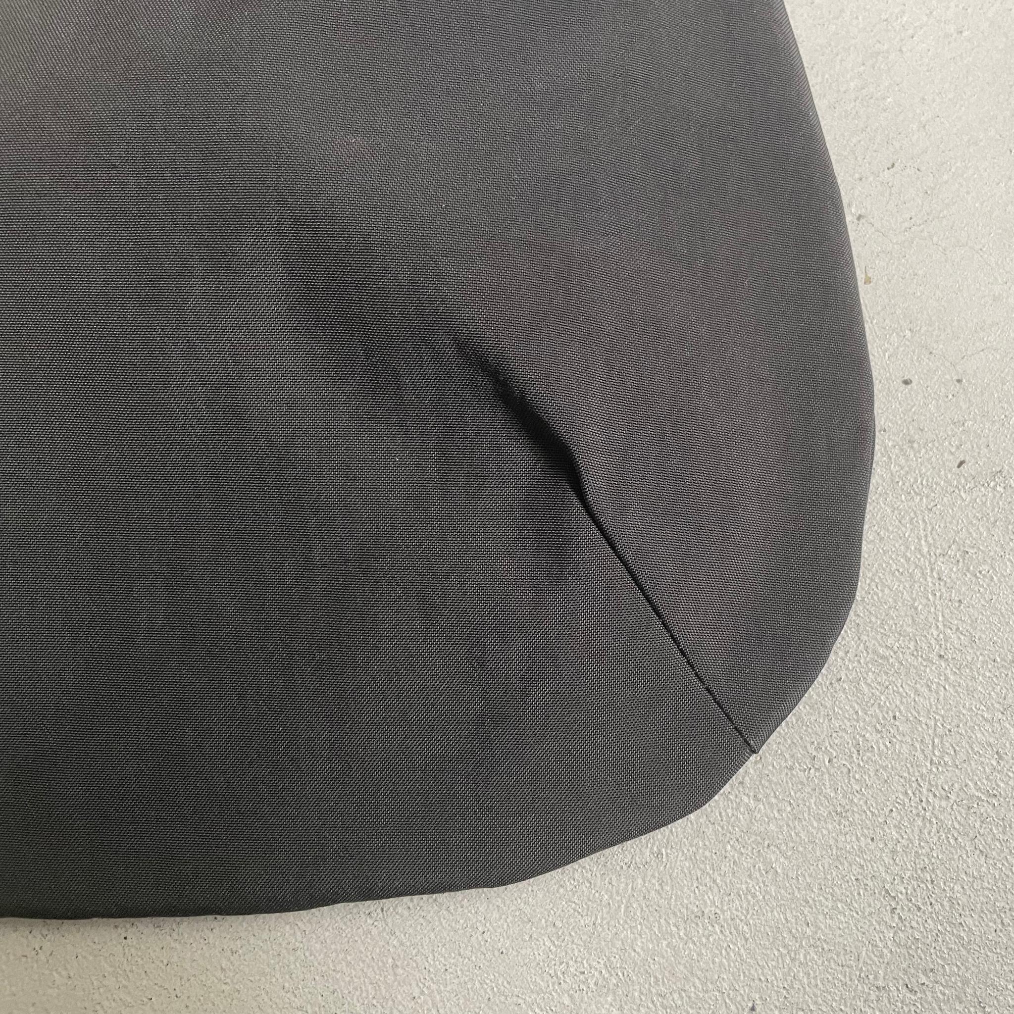 超軽量！塩縮ナイロンと極厚ヌメの丸型トートバッグ-Mサイズ【ダークグレー】 | 9枚目