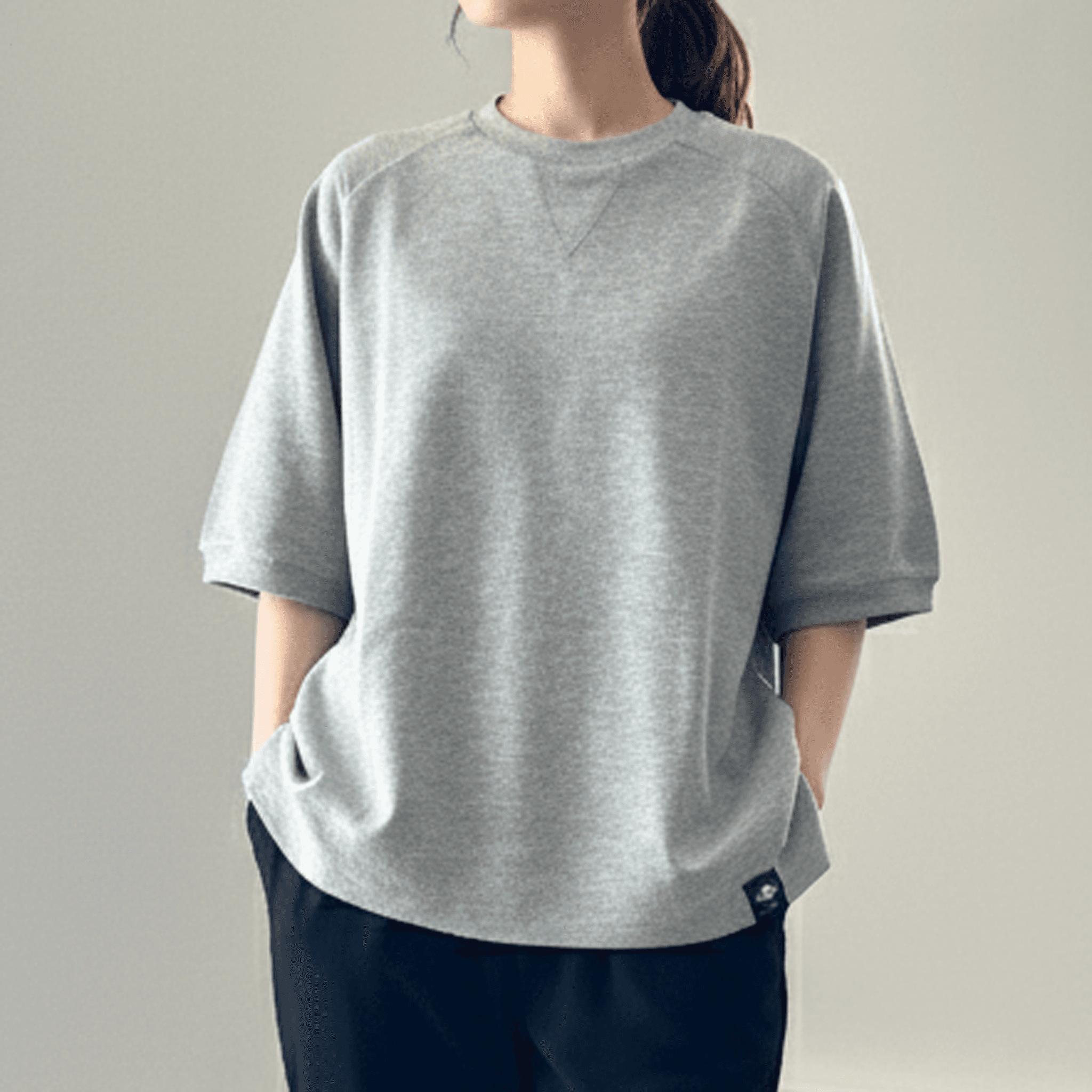 『2025秋♪新作』【ユニセックス】サイドスリット ガゼット付 ラグランスリーブ ビッグシルエットTシャツ【グレー】1枚目の画像