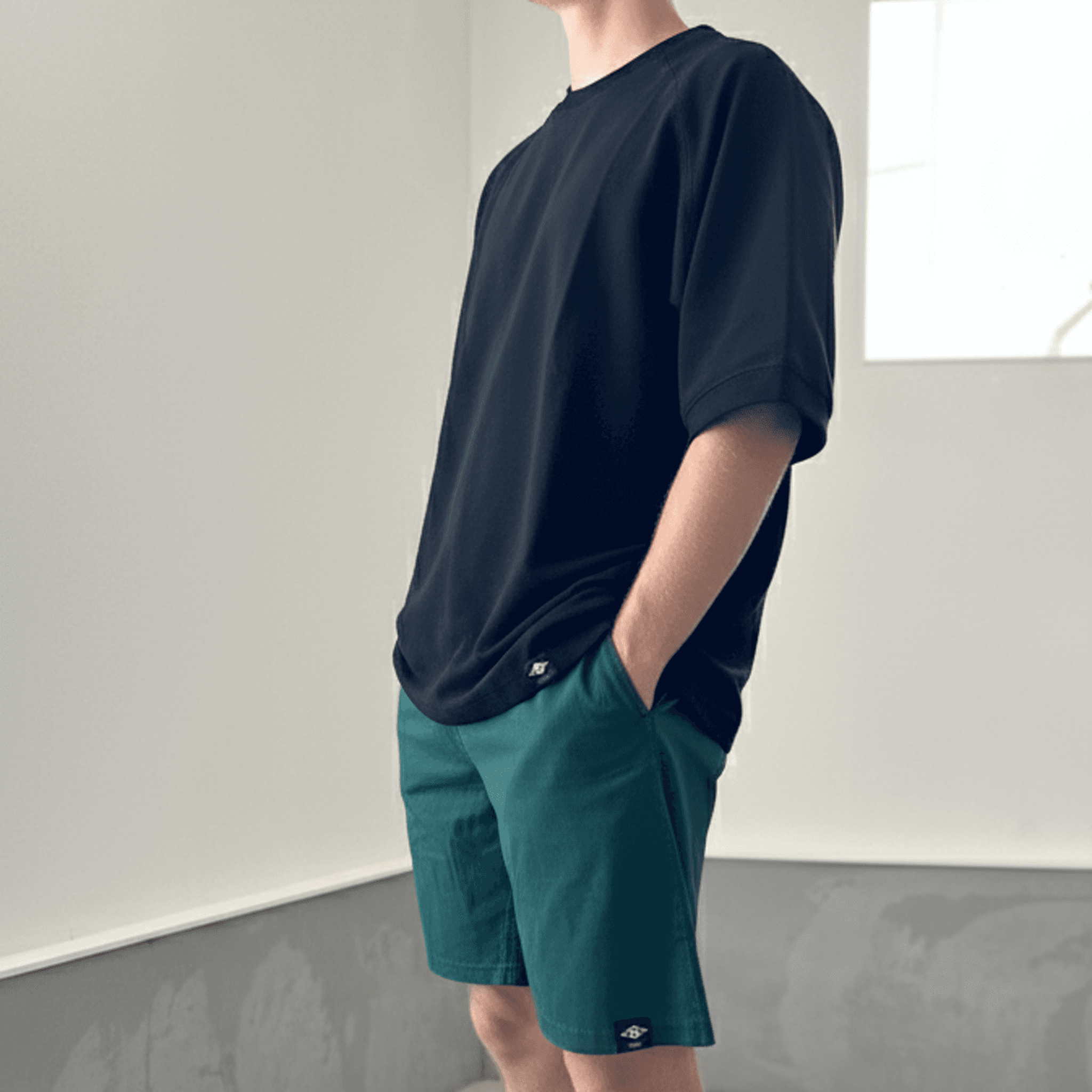 『2025秋♪新作』【ユニセックス】サイドスリット ガゼット付 ラグランスリーブ ビッグシルエットTシャツ【ブラック】 | 5枚目