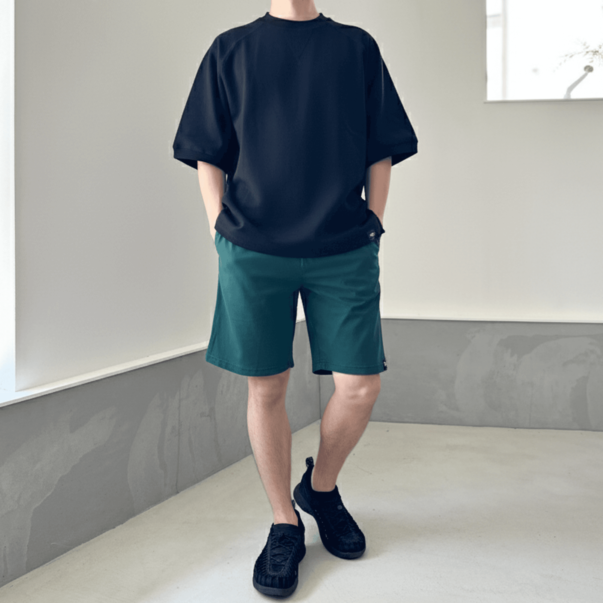 『2025秋♪新作』【ユニセックス】サイドスリット ガゼット付 ラグランスリーブ ビッグシルエットTシャツ【ブラック】 | 8枚目