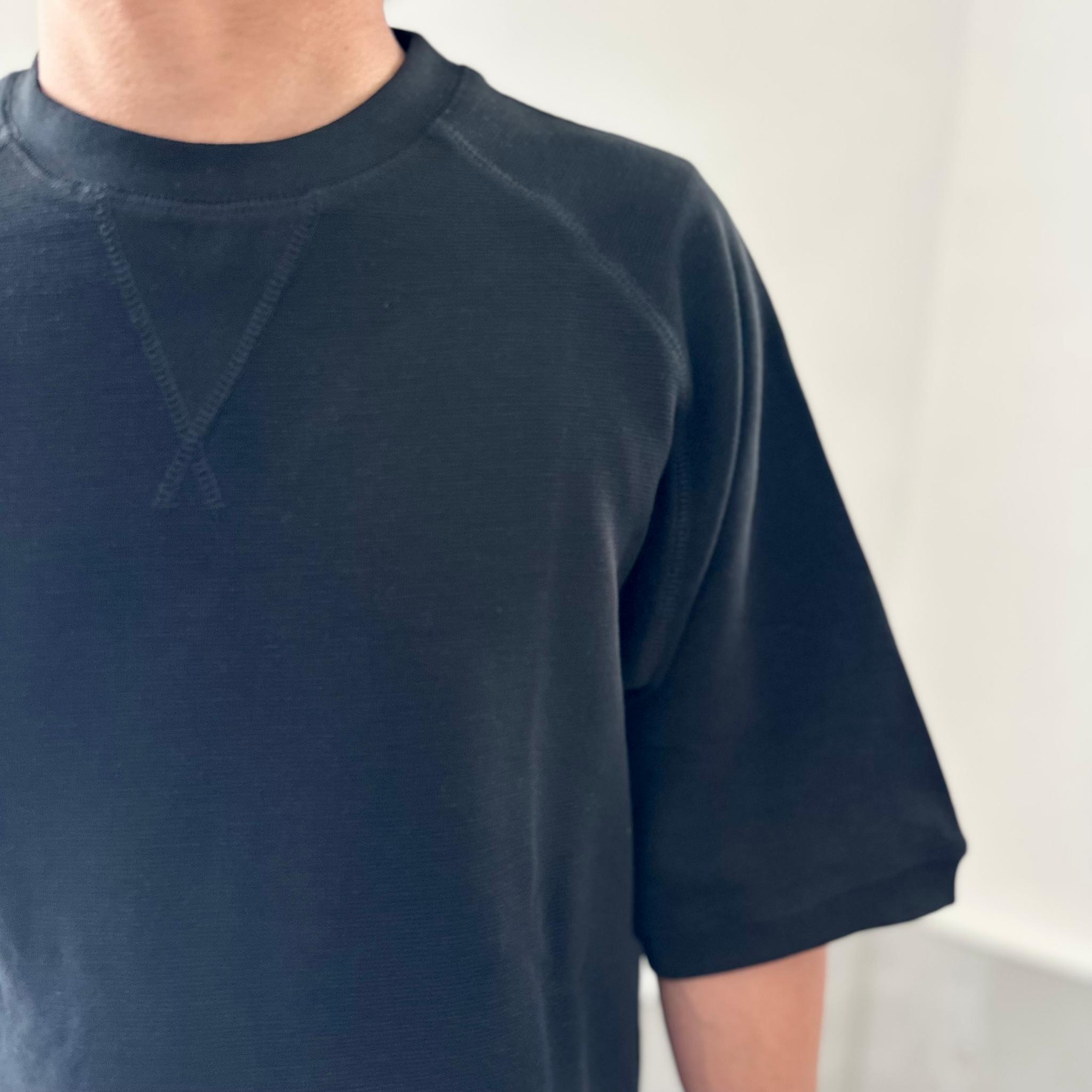 『2025秋♪新作』【ユニセックス】サイドスリット ガゼット付 ラグランスリーブ ビッグシルエットTシャツ【ブラック】 | 9枚目