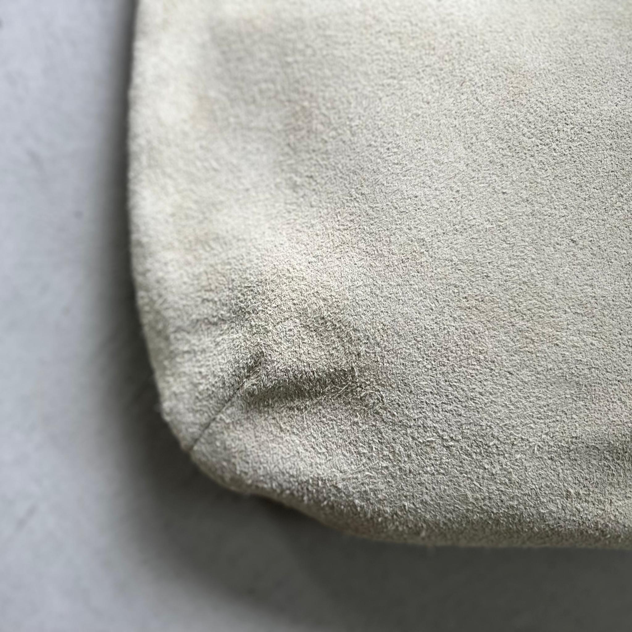 『2025登場Mサイズ』牛床ベロアと極厚オイルヌメの丸型トートバッグ M-size【ビアッカ】 | 8枚目