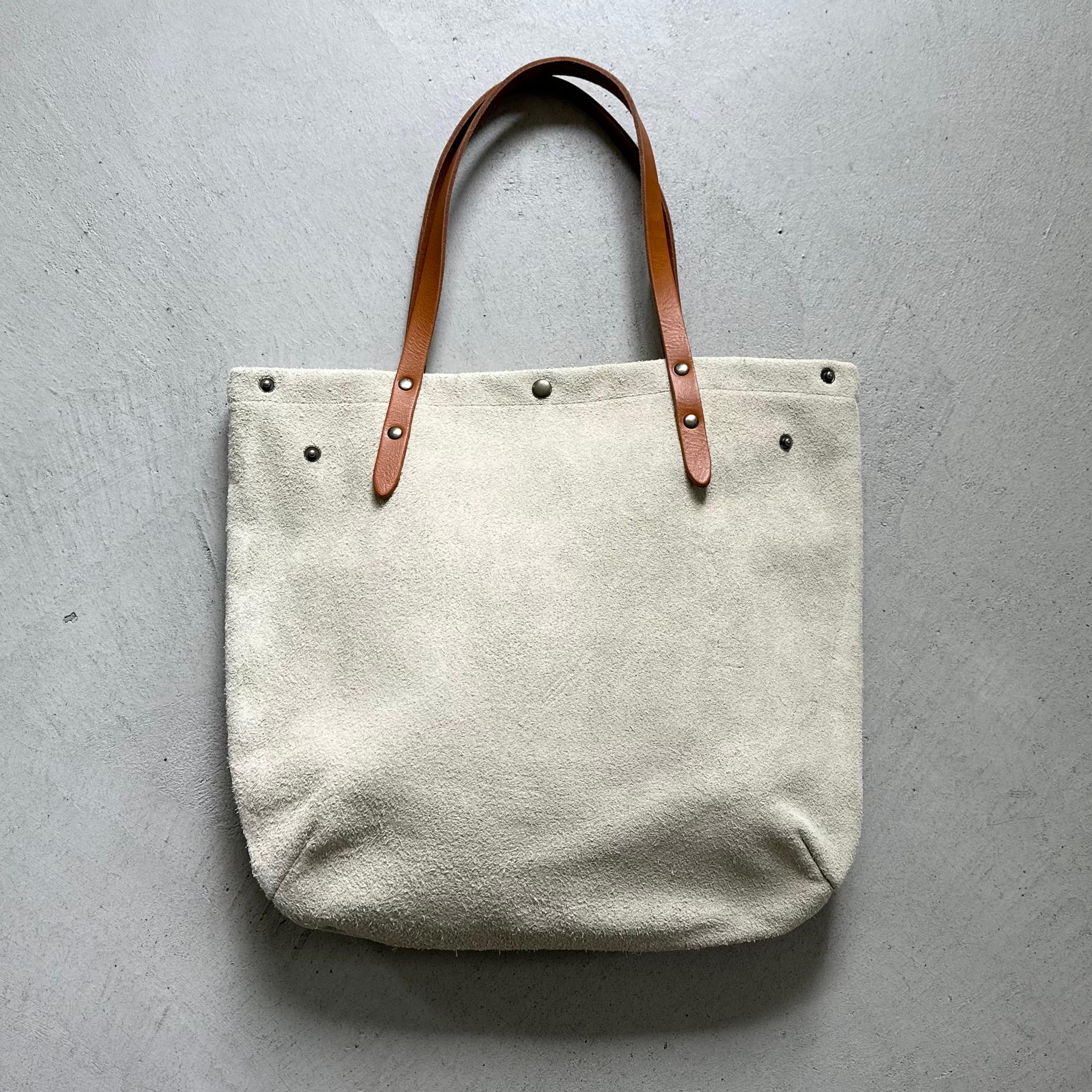 『2025登場Mサイズ』牛床ベロアと極厚オイルヌメの丸型トートバッグ M-size【ビアッカ】 | 9枚目