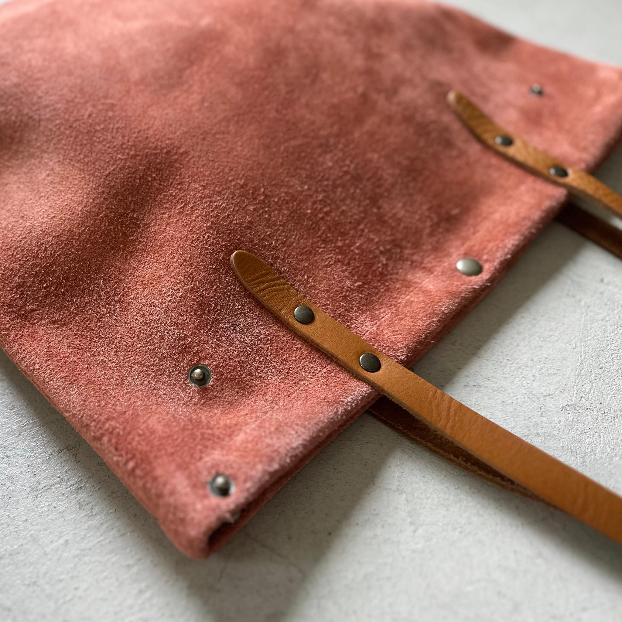 『2025登場Mサイズ』牛床ベロアと極厚オイルヌメの丸型トートバッグ M-size【ベビーピンク】 | 10枚目