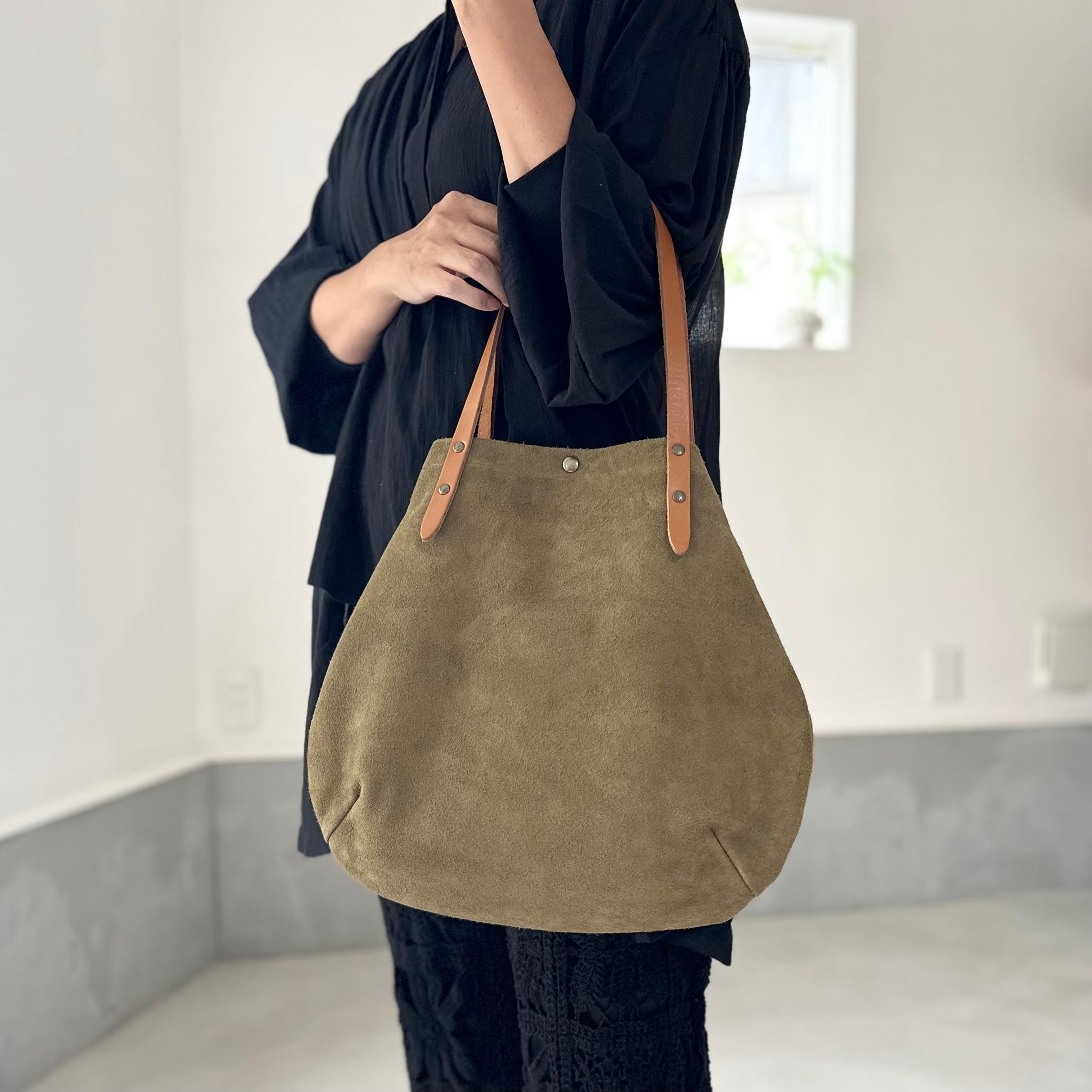 『2025登場Mサイズ』牛床ベロアと極厚オイルヌメの丸型トートバッグ M-size【ベビーピンク】 | 14枚目