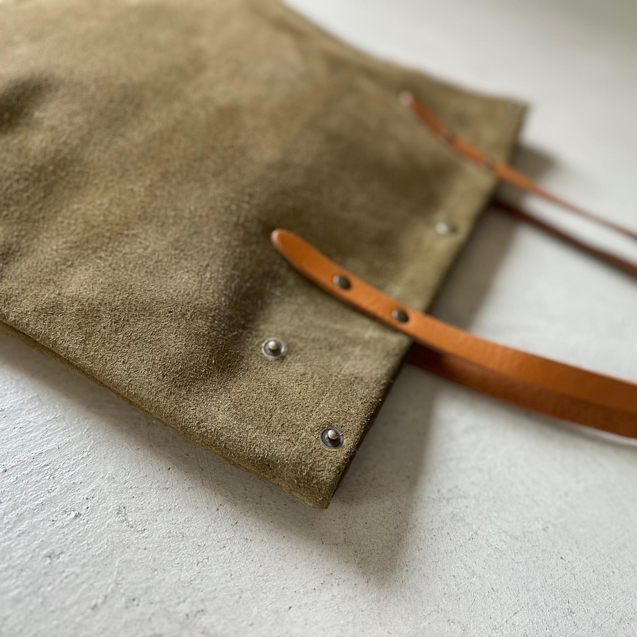 『2025登場Mサイズ』牛床ベロアと極厚オイルヌメの丸型トートバッグ M-size【オリーブ】 | 10枚目