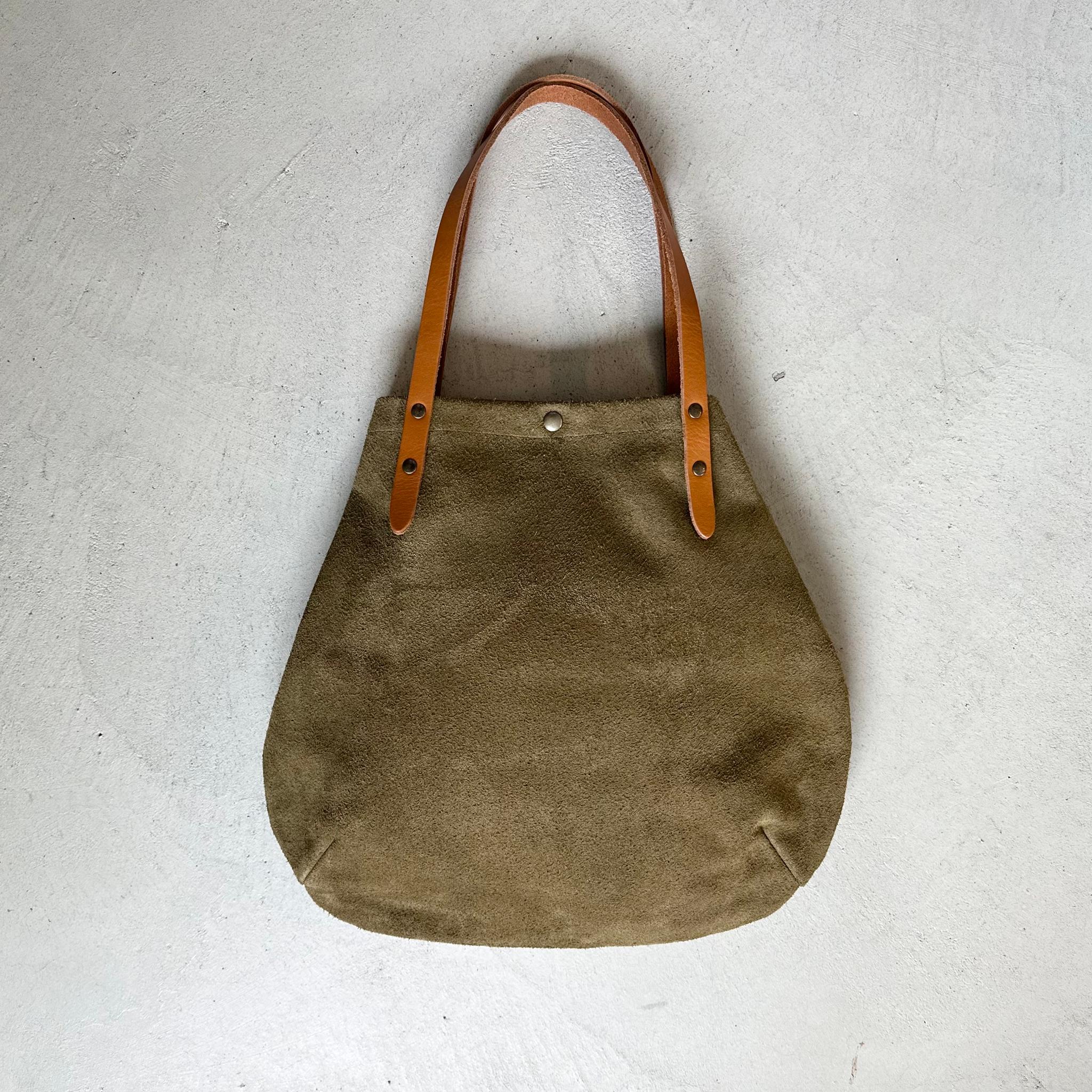 『2025登場Mサイズ』牛床ベロアと極厚オイルヌメの丸型トートバッグ M-size【オリーブ】 | 7枚目