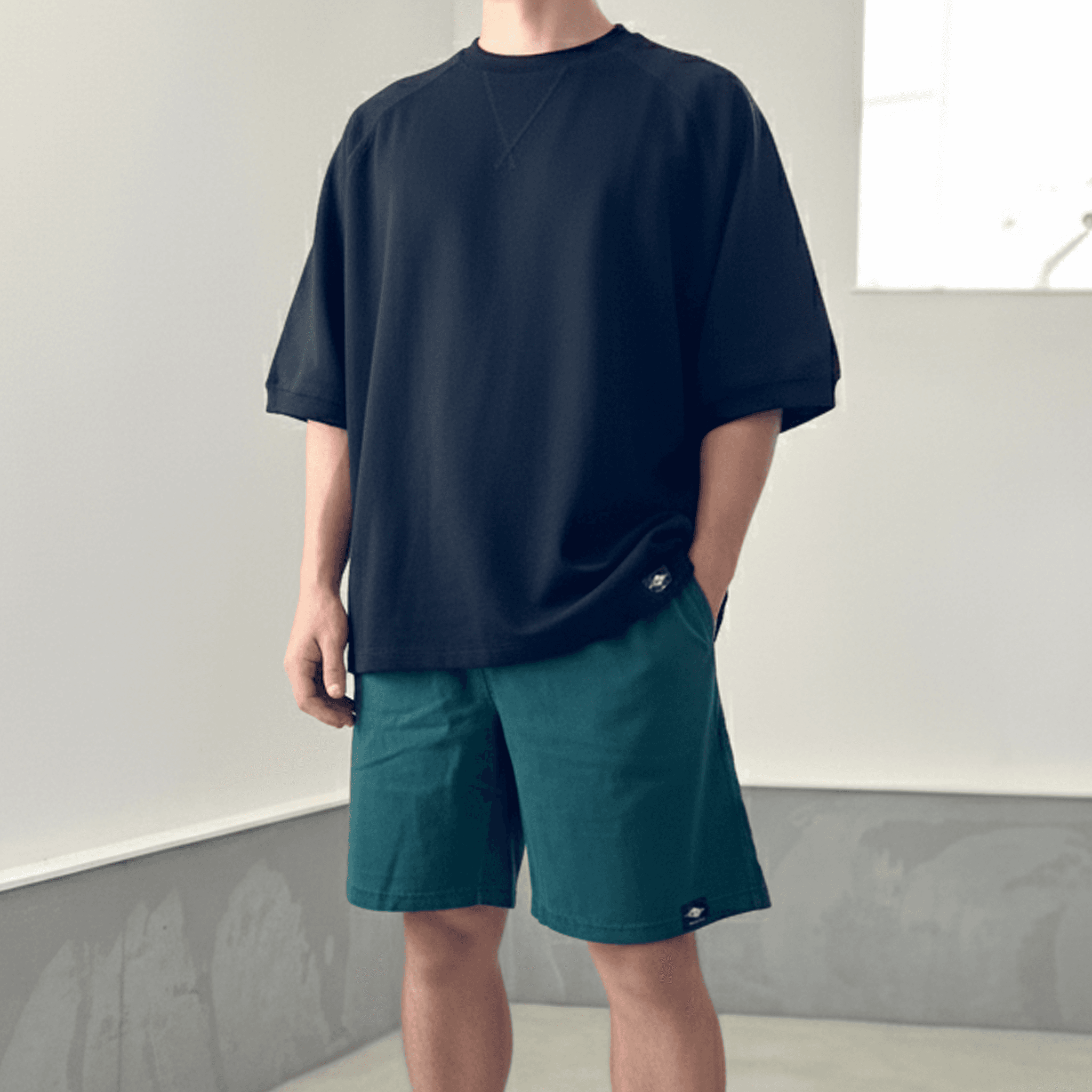 『2025秋♪新作』【ユニセックス】サイドスリット ガゼット付 ラグランスリーブ ビッグシルエットTシャツ【ホワイト】 | 18枚目